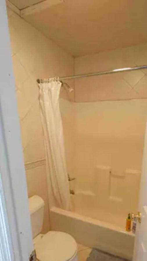 Spacious Room For 4 People In Williamsburg ! Нью-Йорк Экстерьер фото