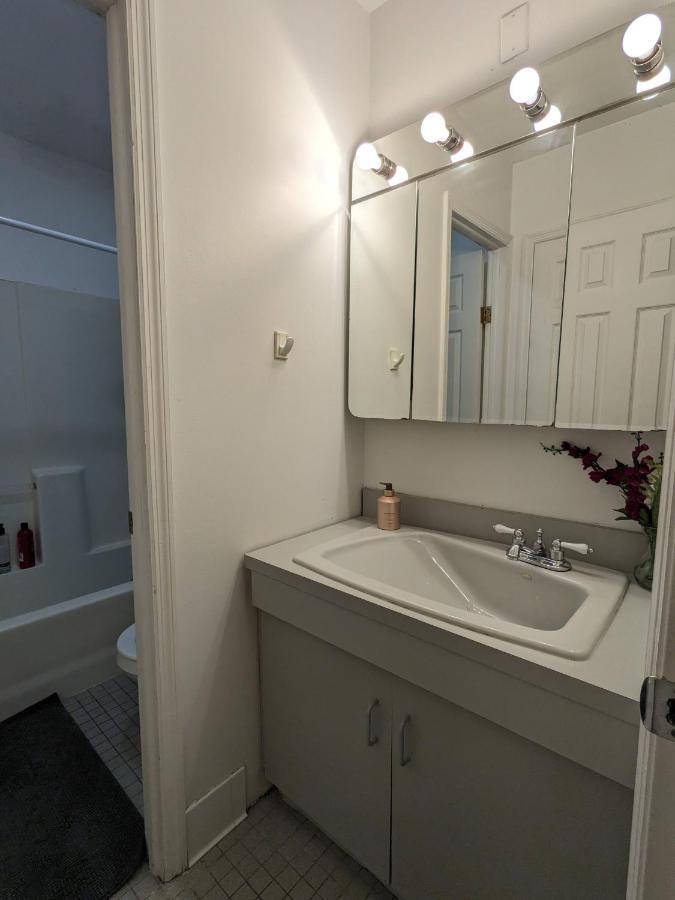 Spacious Room For 4 People In Williamsburg ! Нью-Йорк Экстерьер фото